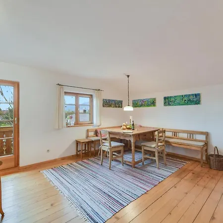 Ferienwohnung Bergfex Alte Gendarmerie Übersee